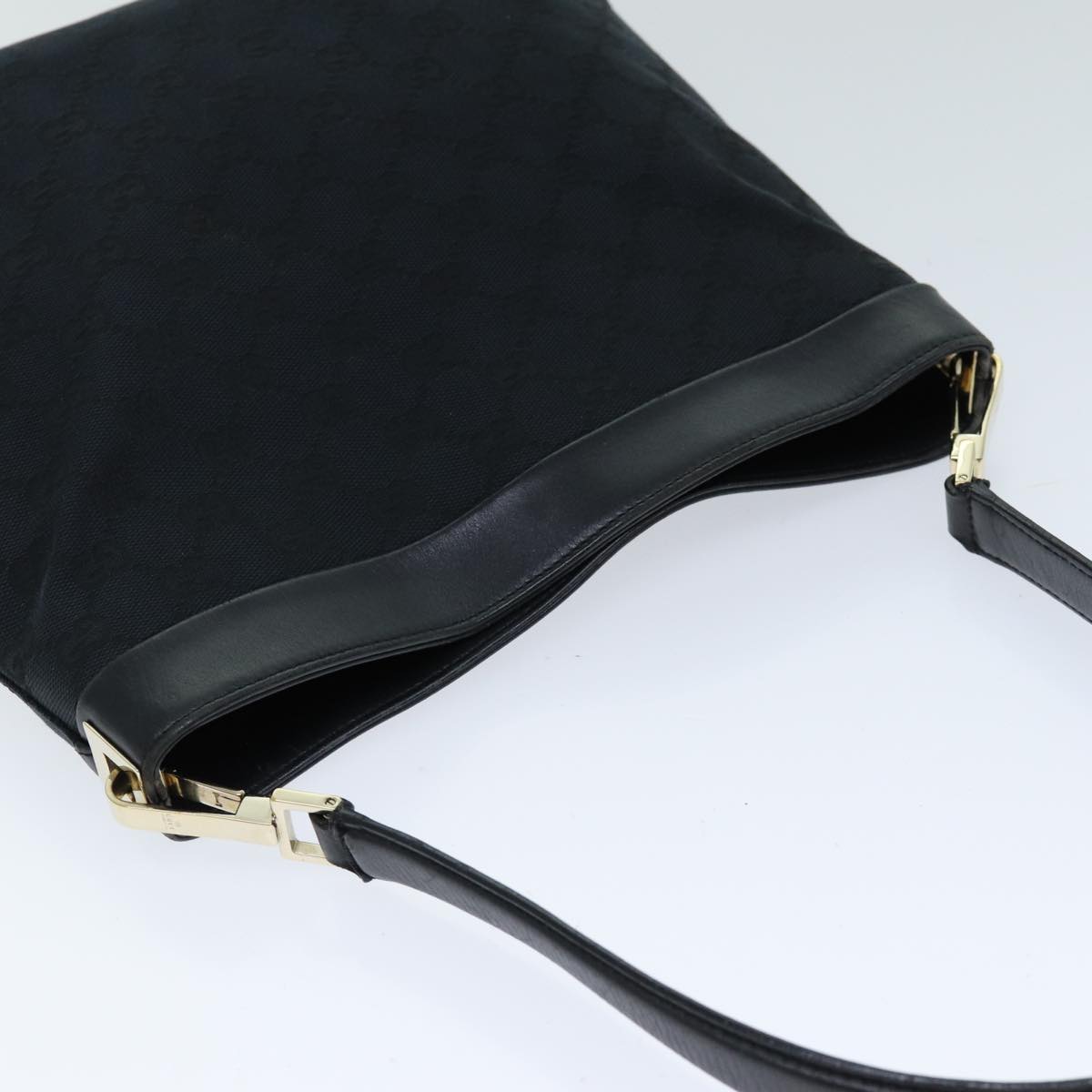 GUCCI GG Canvas Shoulder Bag Black 001 4231 75599