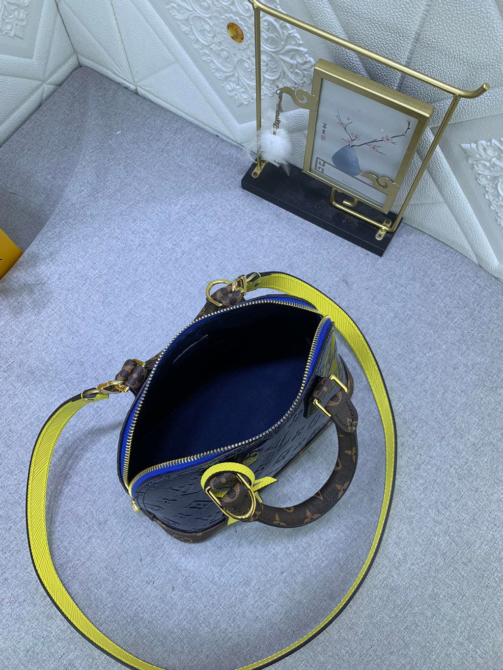 EN - Luxury Bags LUV 835