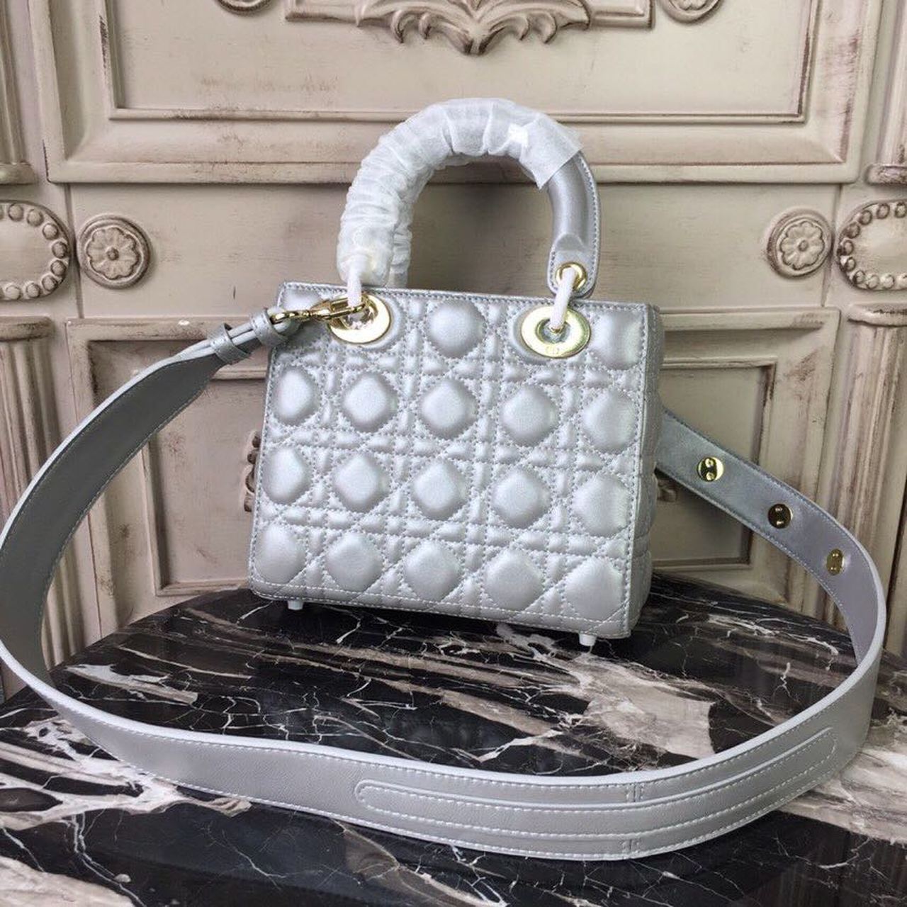 GLAMI Small Lady Bag Gold Toned Hardware Pearl Silver White For Women 8in/20cm CD