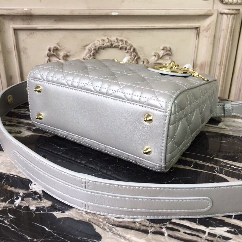 GLAMI Small Lady Bag Gold Toned Hardware Pearl Silver White For Women 8in/20cm CD