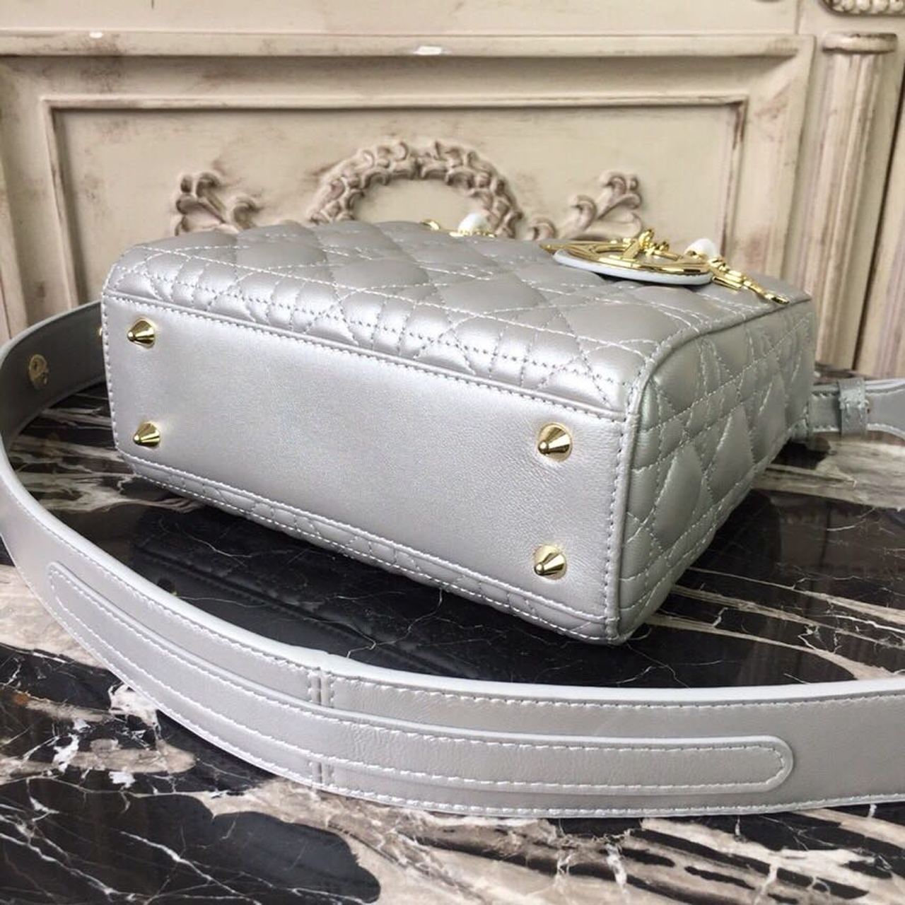 GLAMI Small Lady Bag Gold Toned Hardware Pearl Silver White For Women 8in/20cm CD