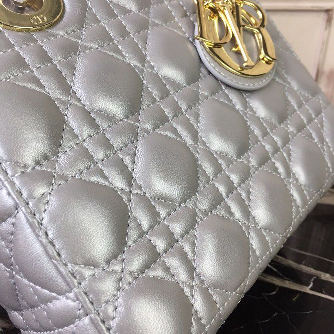 GLAMI Small Lady Bag Gold Toned Hardware Pearl Silver White For Women 8in/20cm CD
