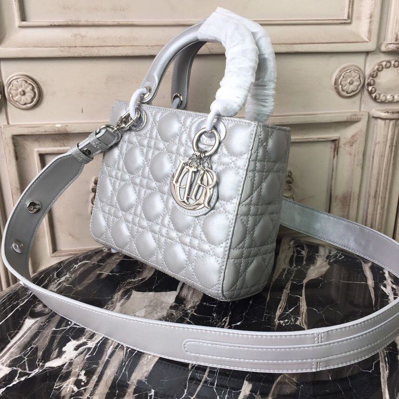 GLAMI Small Opaline Gray PearlesGLAMInt Cannage Lady Bag Hardware Pearl Silver For Women 8in/20cm CD