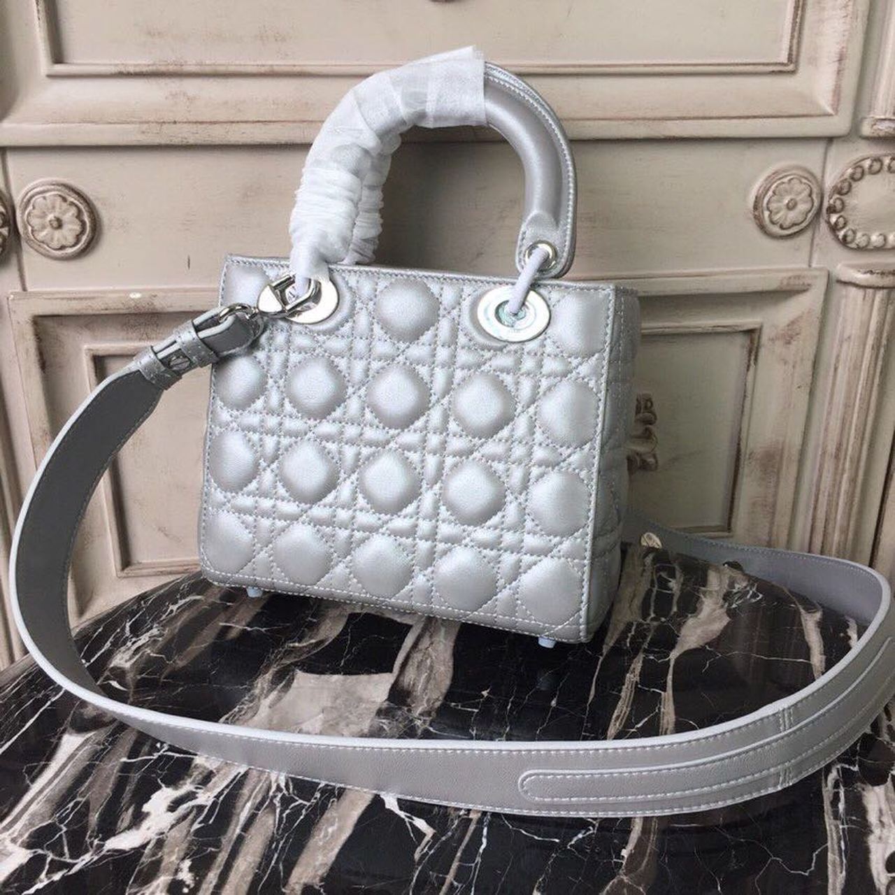 GLAMI Small Opaline Gray PearlesGLAMInt Cannage Lady Bag Hardware Pearl Silver For Women 8in/20cm CD