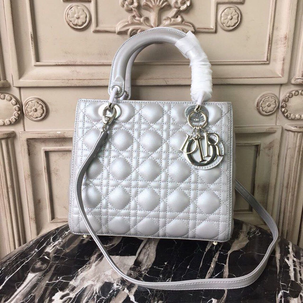 GLAMI MeGLAMIum Opaline Gray PearlesGLAMInt Cannage Lady Bag Hardware Pearl Gold For Women 9.5in/24cm CD