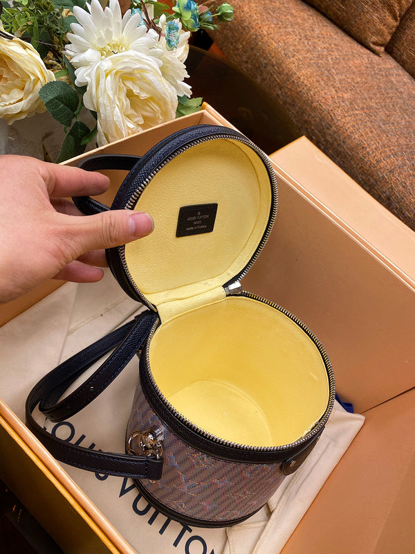 LOV2 Bags - Luxurious Bags  2595