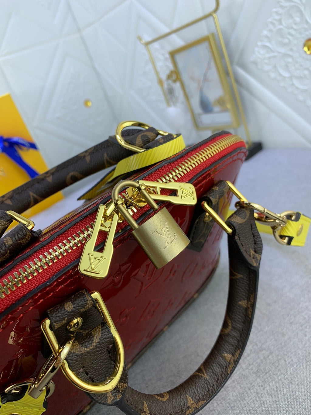 EN - Luxury Bags LUV 836