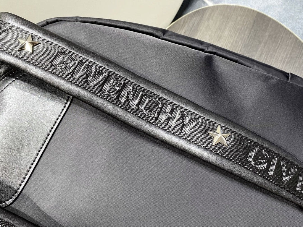 gv Essentiel U Backpack Black For Men, Men’s Backpacks 17in/43cm GVC