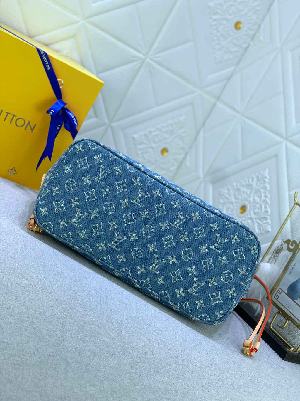 EN - Luxury Bags LUV 877