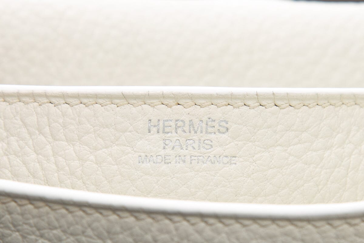 HermÃƒÆ’Ã‚Â¨s White Sac a Depeches 27 Handbag