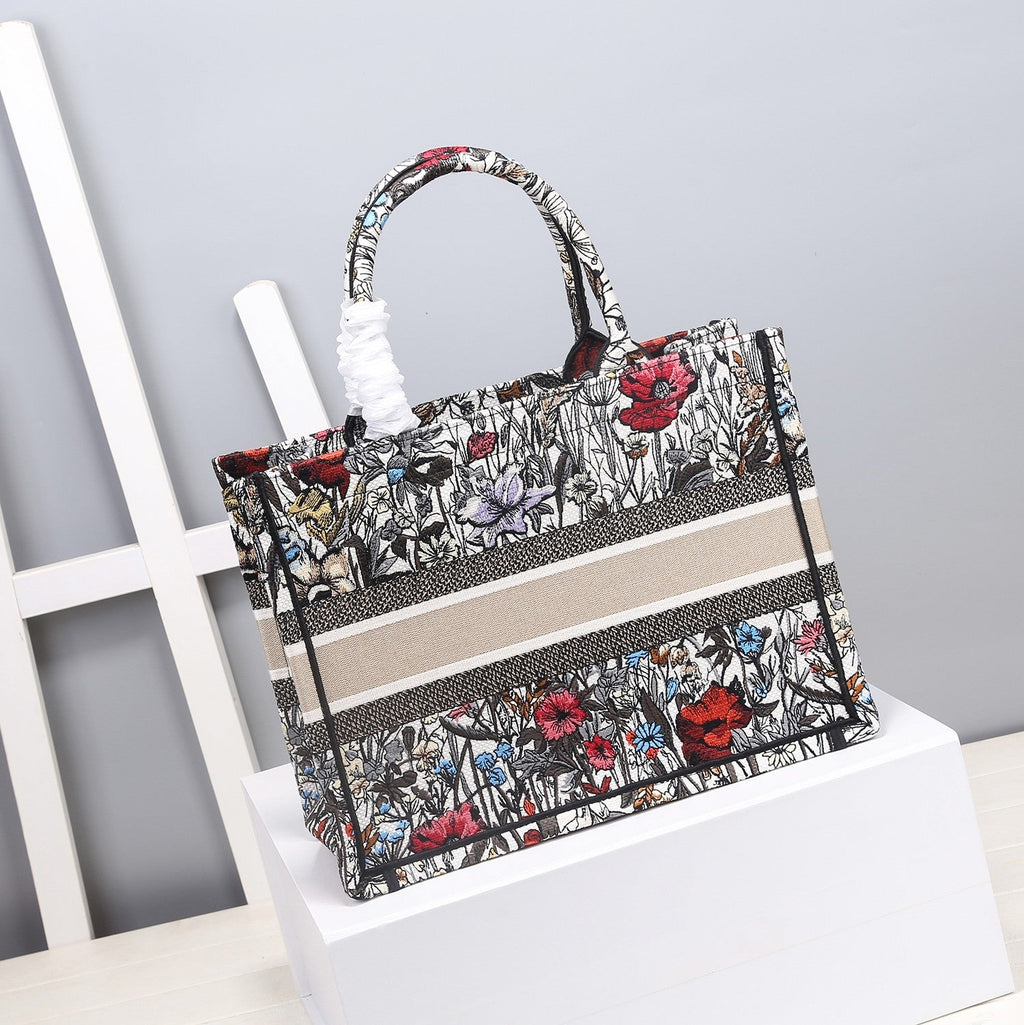 GLAMI MeGLAMIum Book Tote Bag By Maria Grazia Chiuri For Women 14in/36cm CD