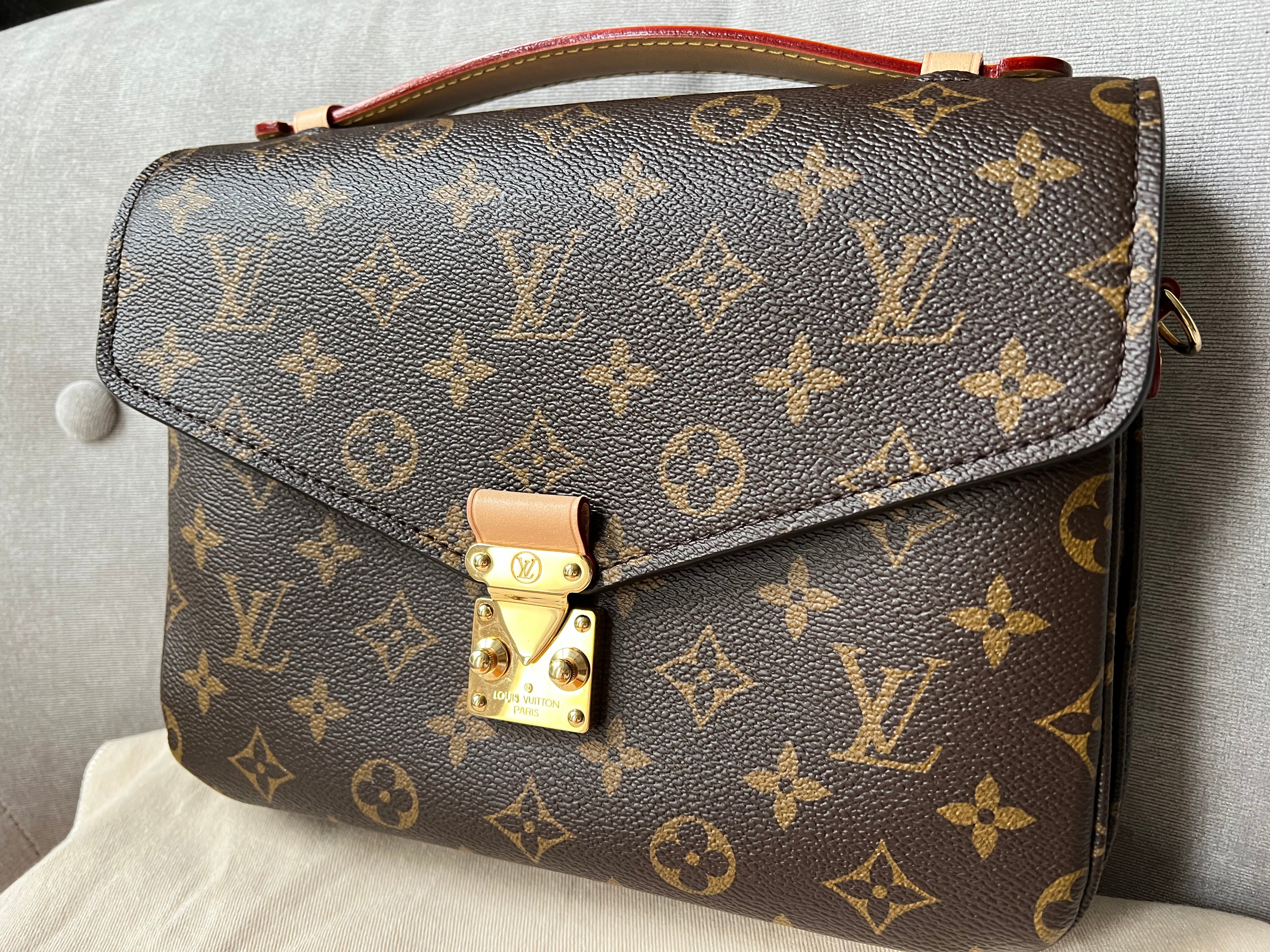 Louis Vuitton Pochette Metis Monogram (RRP £1,970)