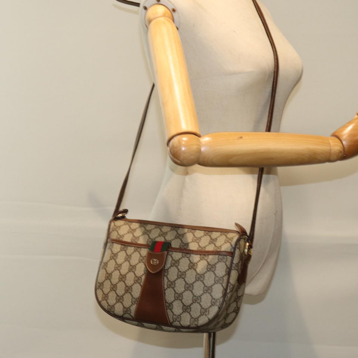 GUCCI GG Supreme Shoulder Bag PVC Leather Beige 001 754 6177 4021 76609