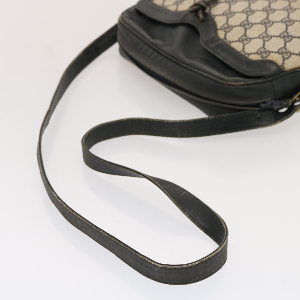 GUCCI GG Supreme Shoulder Bag PCV Navy 001 256 1066 76733