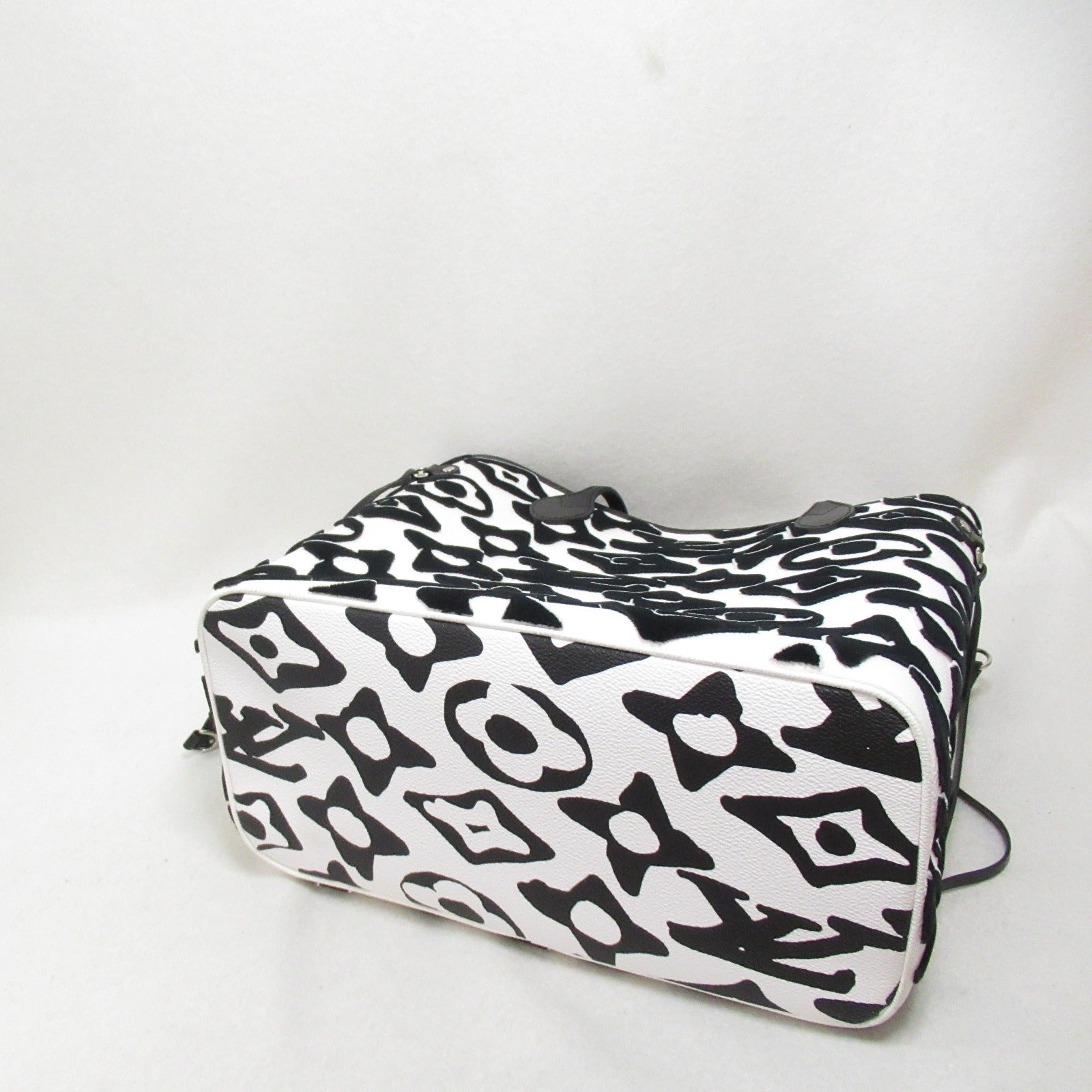 Louis Vuitton Louis Vuitton LV  UF Newark MM Tote Bag Tortoise Bag PVC Coated Canvas Monogram Tufted  White M45564