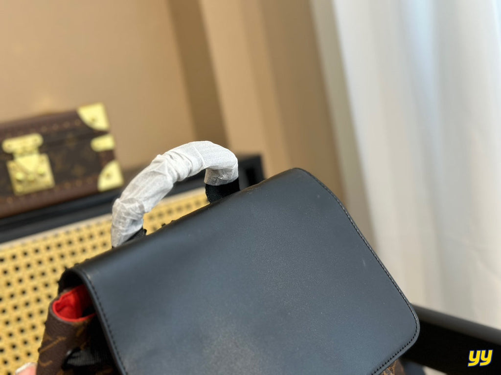 EN - Luxury Bags LUV 734