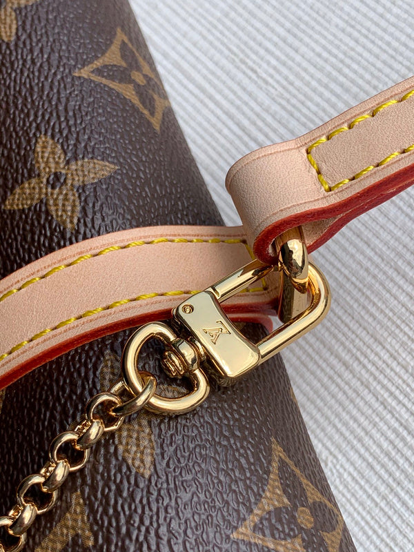LOV2 Bags - Luxurious Bags  2618