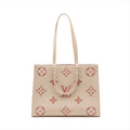 Louis Vuitton Monogram On The Go MM M21575
