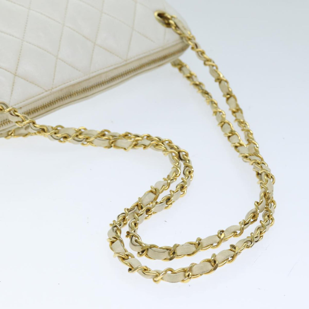CHANEL Matelasse Chain Shoulder Bag Leather White CC 77469