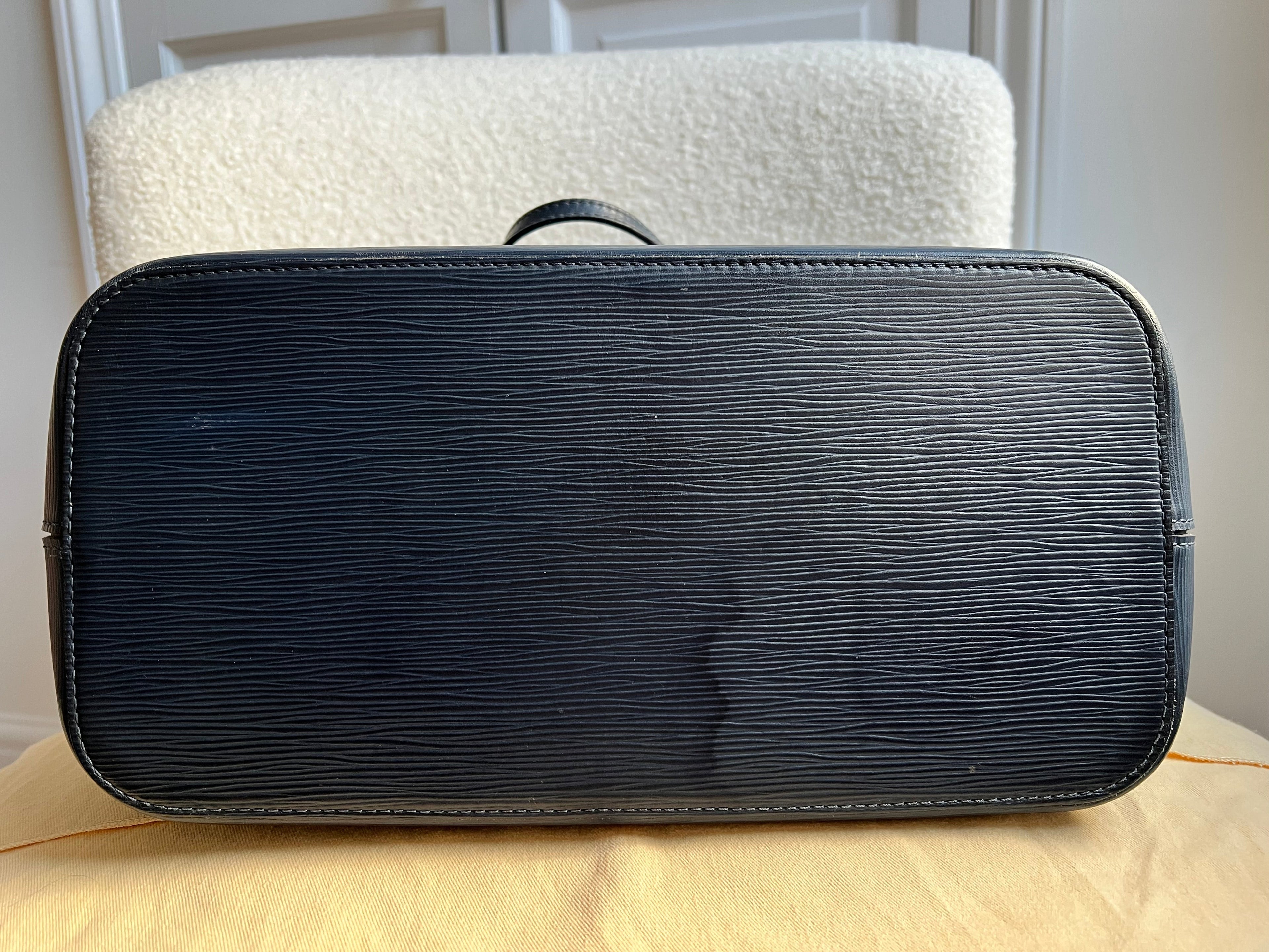 Louis Vuitton Neverfull MM Indigo Epi Leather (RRP £1,740)
