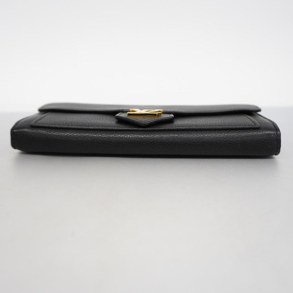 Louis Vuitton Capucines  Leather Wallet  ()