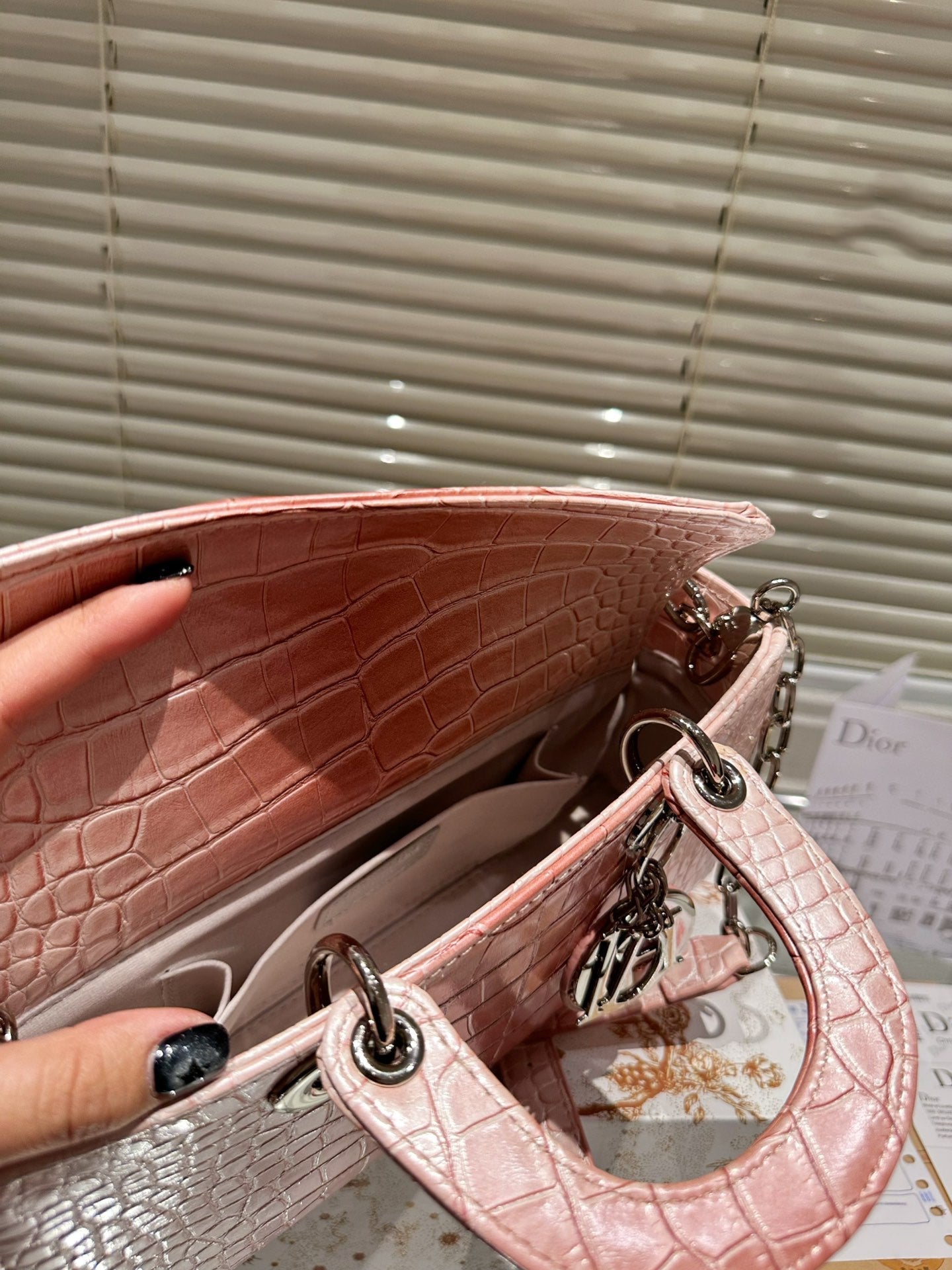 EN - Luxury Bags DIR 372