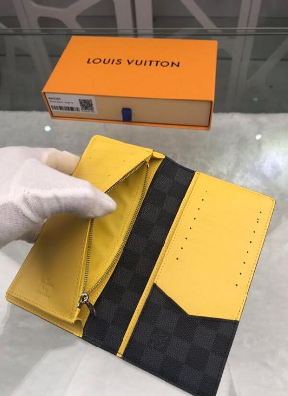 SAMC - Mix Wallets - 027