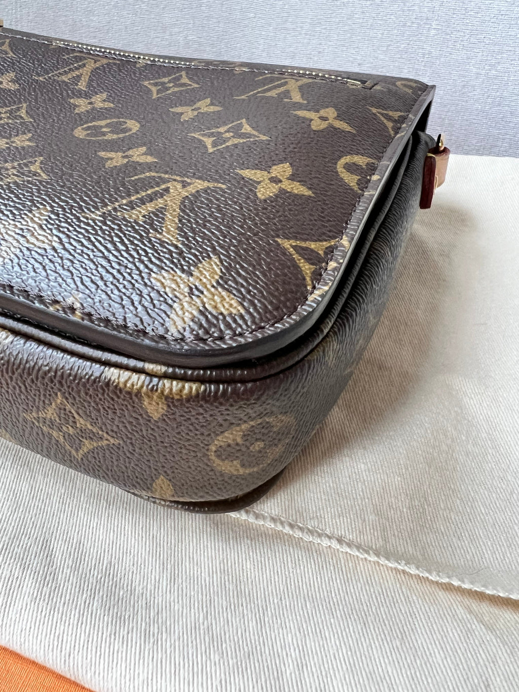 Louis Vuitton Pochette Metis Monogram (RRP £1,970)