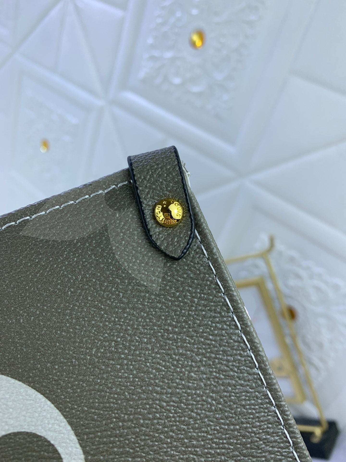 EN - Luxury Bags LUV 750