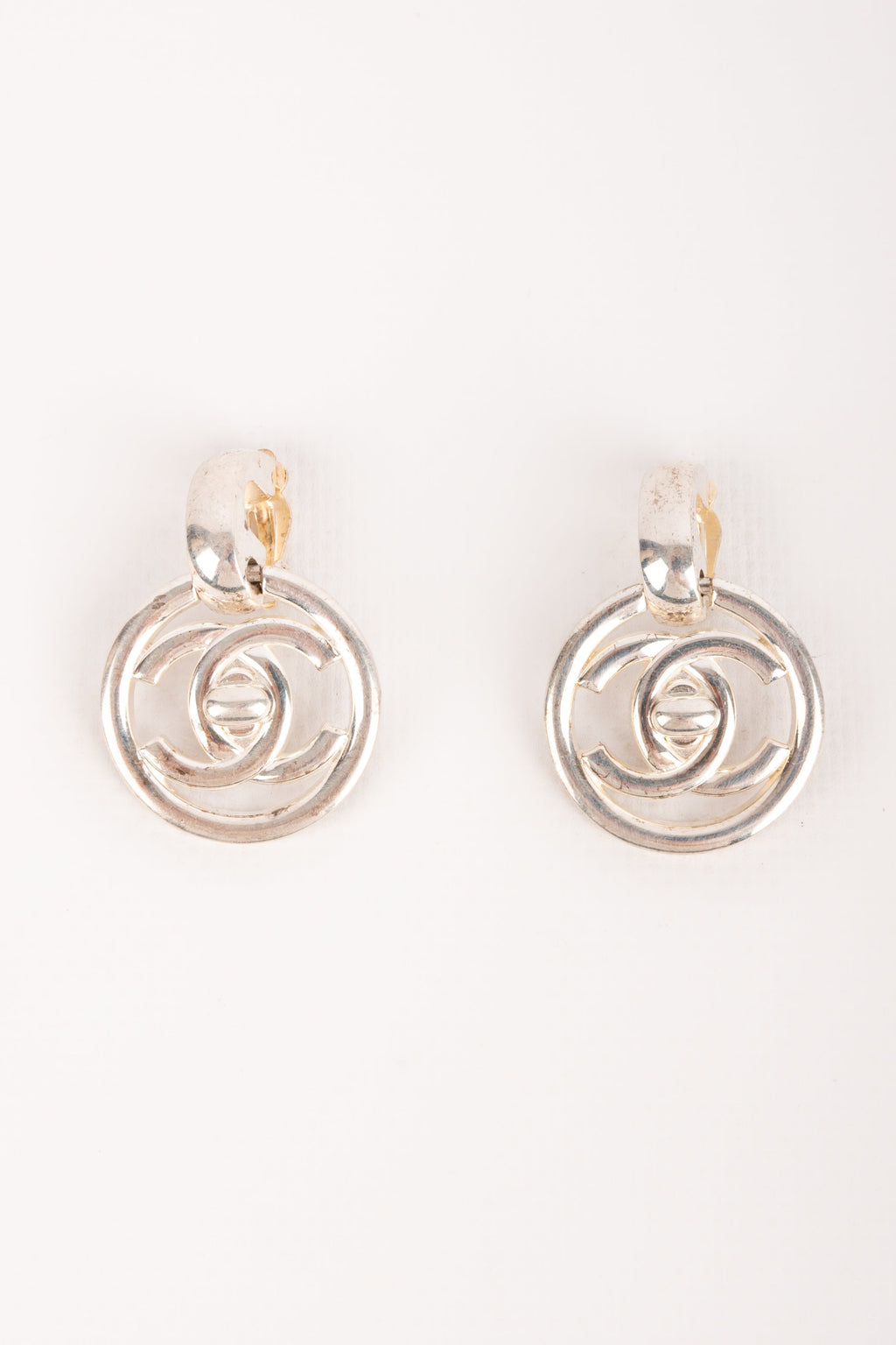 Boucles d'oreilles tourniquet Chanel 1997