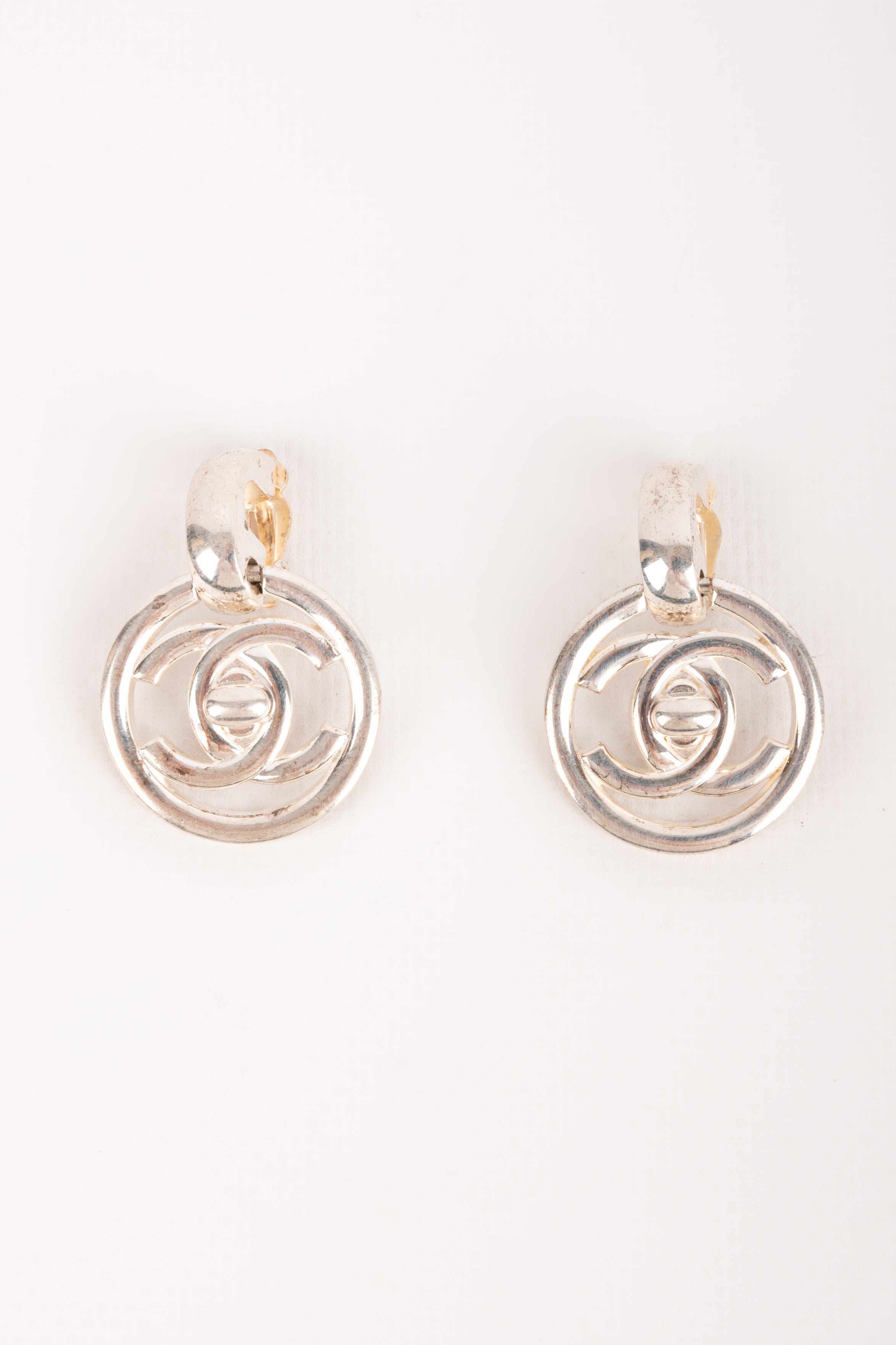 Boucles d'oreilles tourniquet Chanel 1997