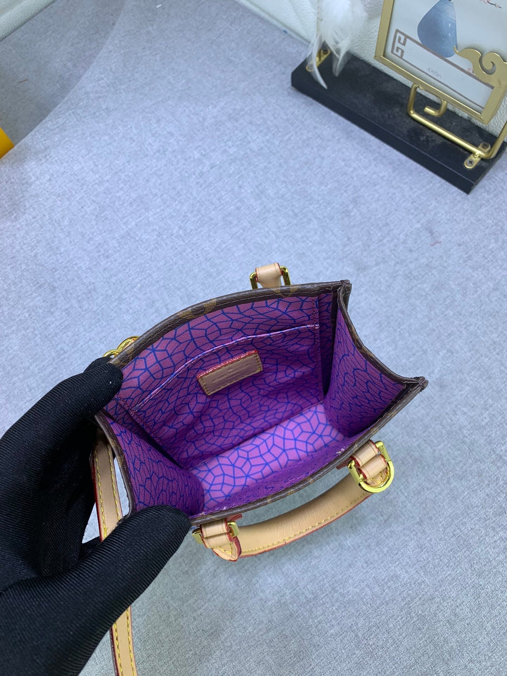 EN - Luxury Bags LUV 821