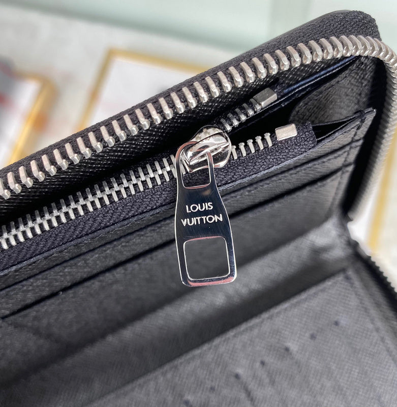 LOV2 Bags - Luxurious Bags  2345