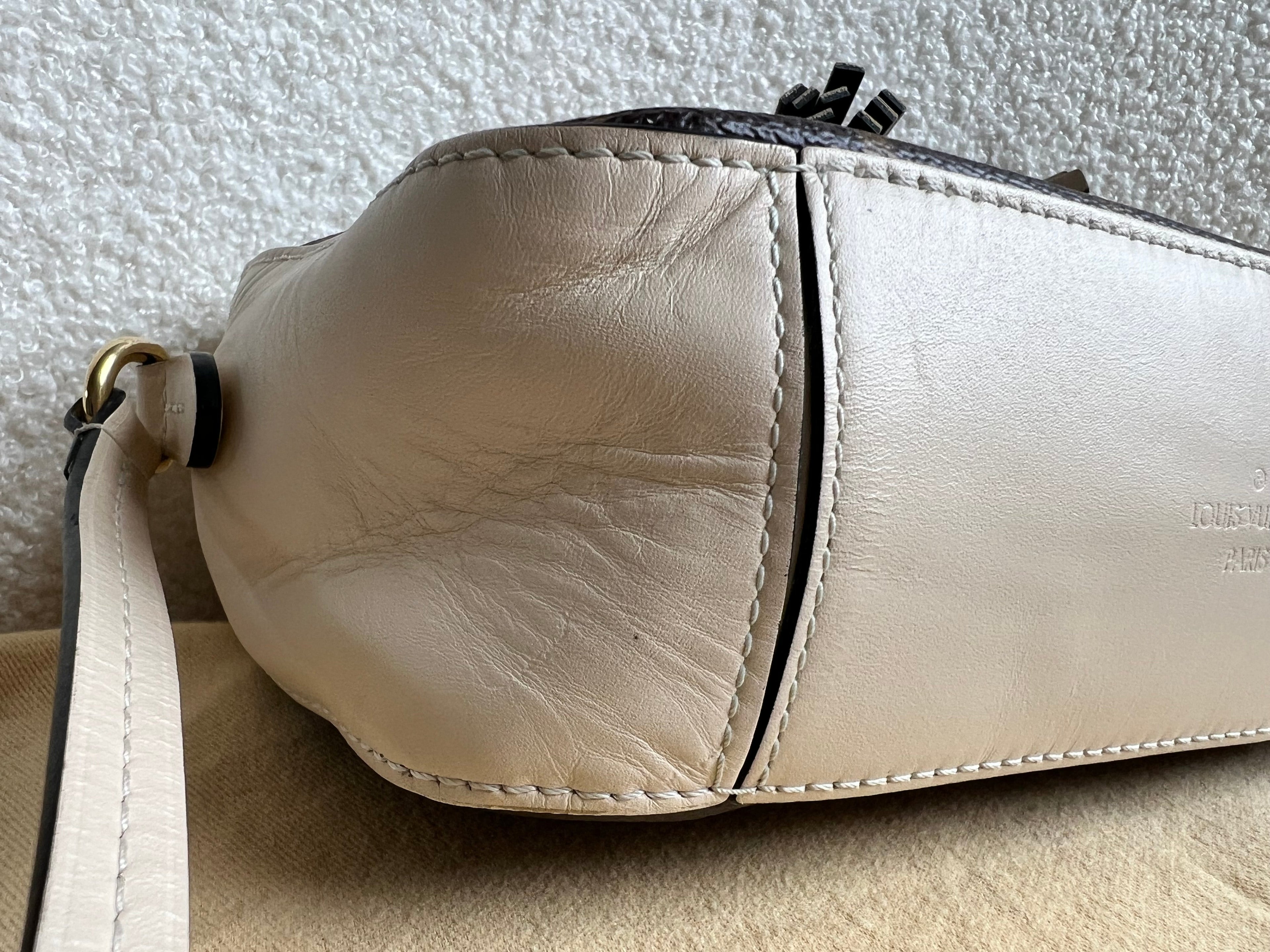 Louis Vuitton Saintonge Monogram Cream