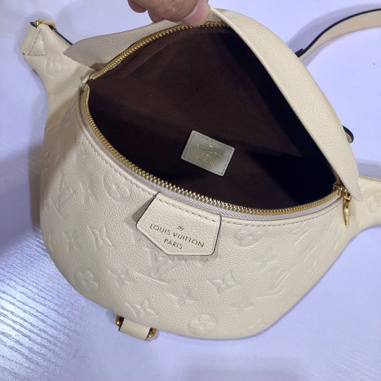 LOV2 Bags - Luxurious Bags  1951