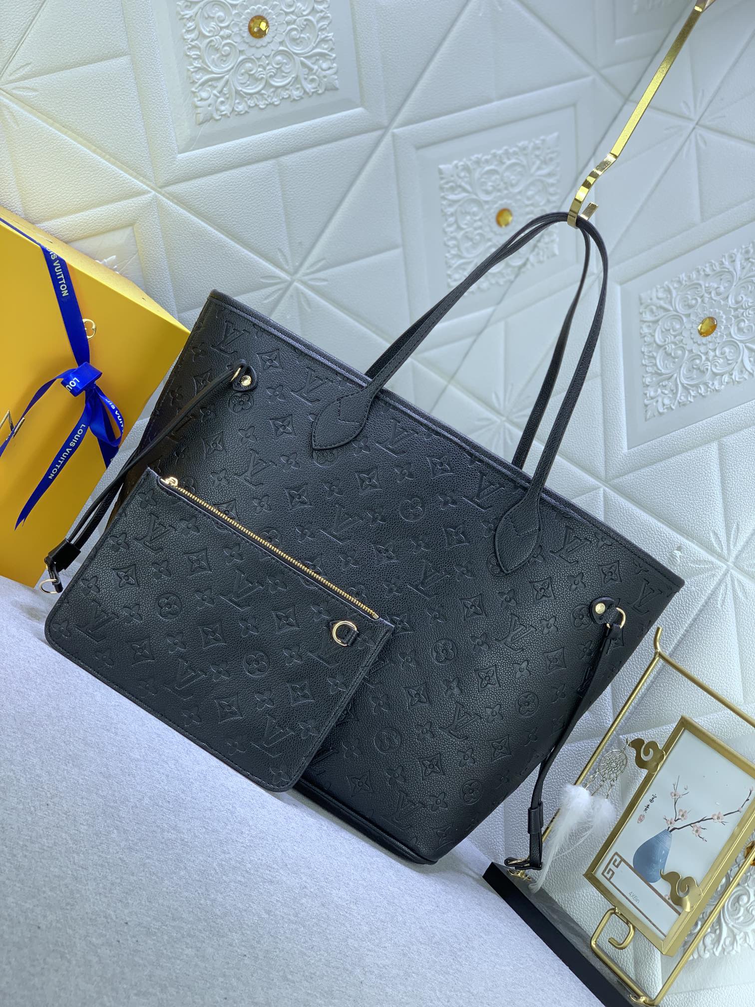 EN - Luxury Bags LUV 859