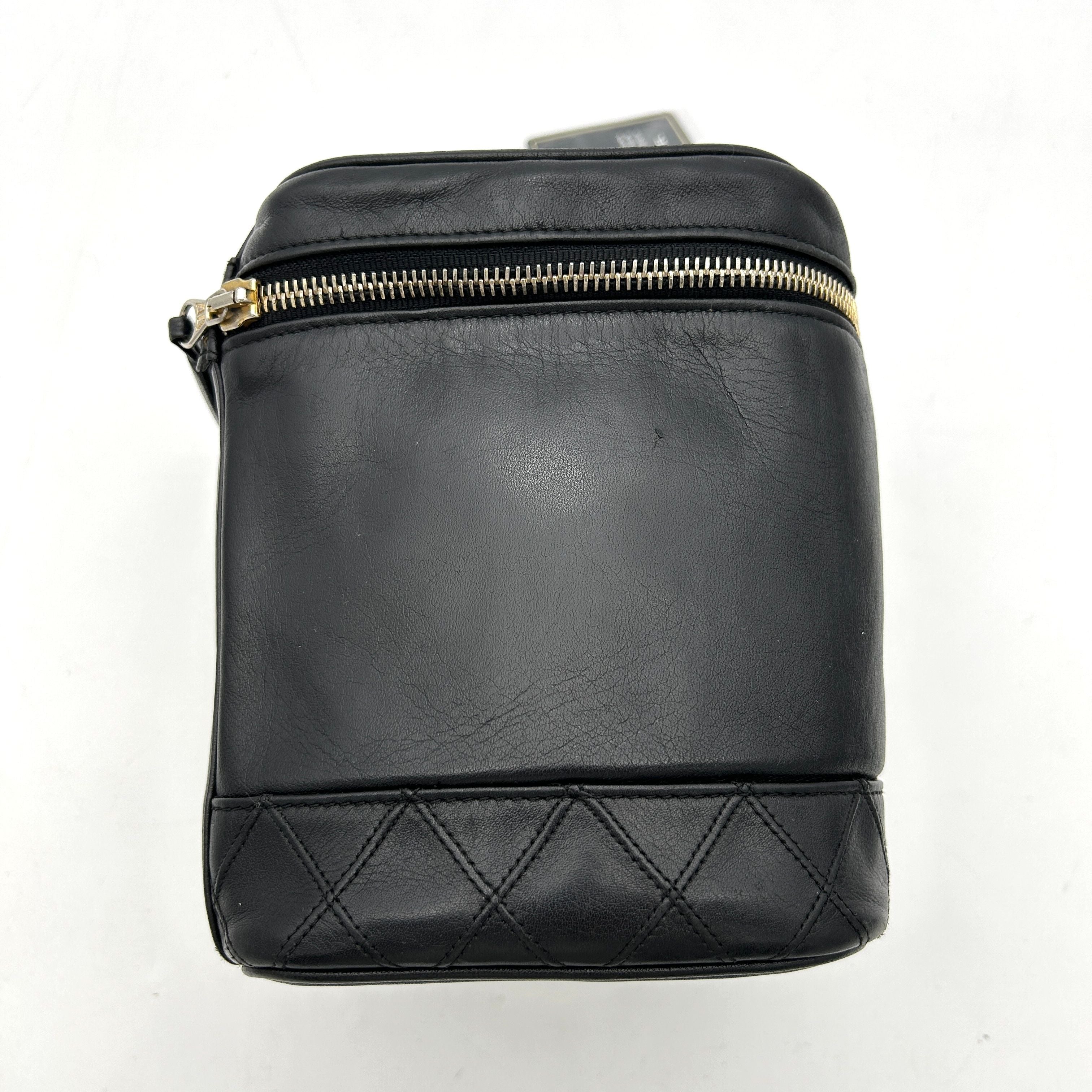 CHANEL Calfskin Cosmetic Van Bag Black ch7727ds