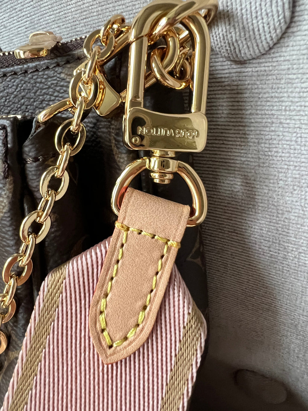 Louis Vuitton Multi Pochette Accessoires Rose Chiaro (RRP £1970)