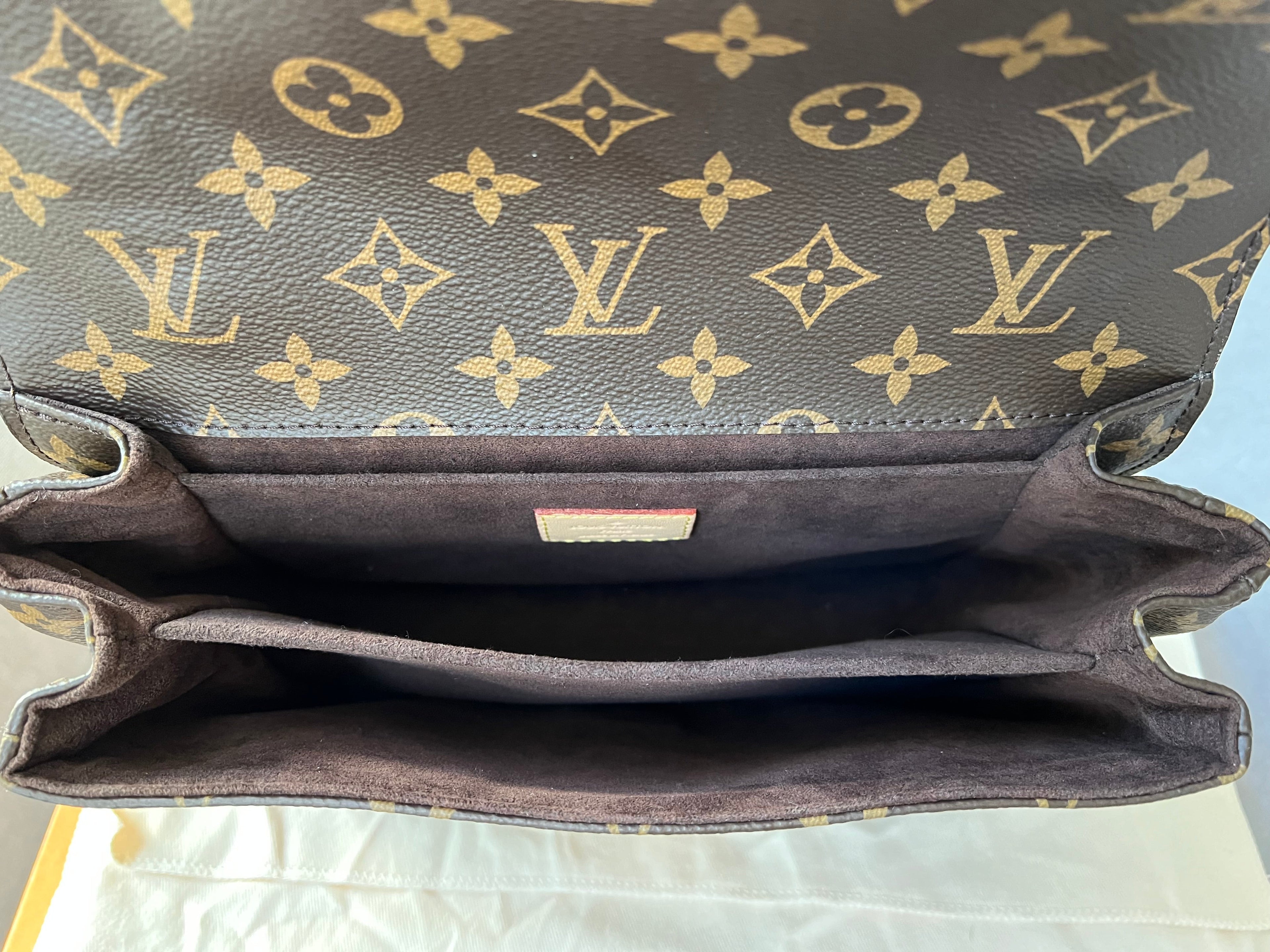 Louis Vuitton Pochette Metis Monogram (RRP £1,970)