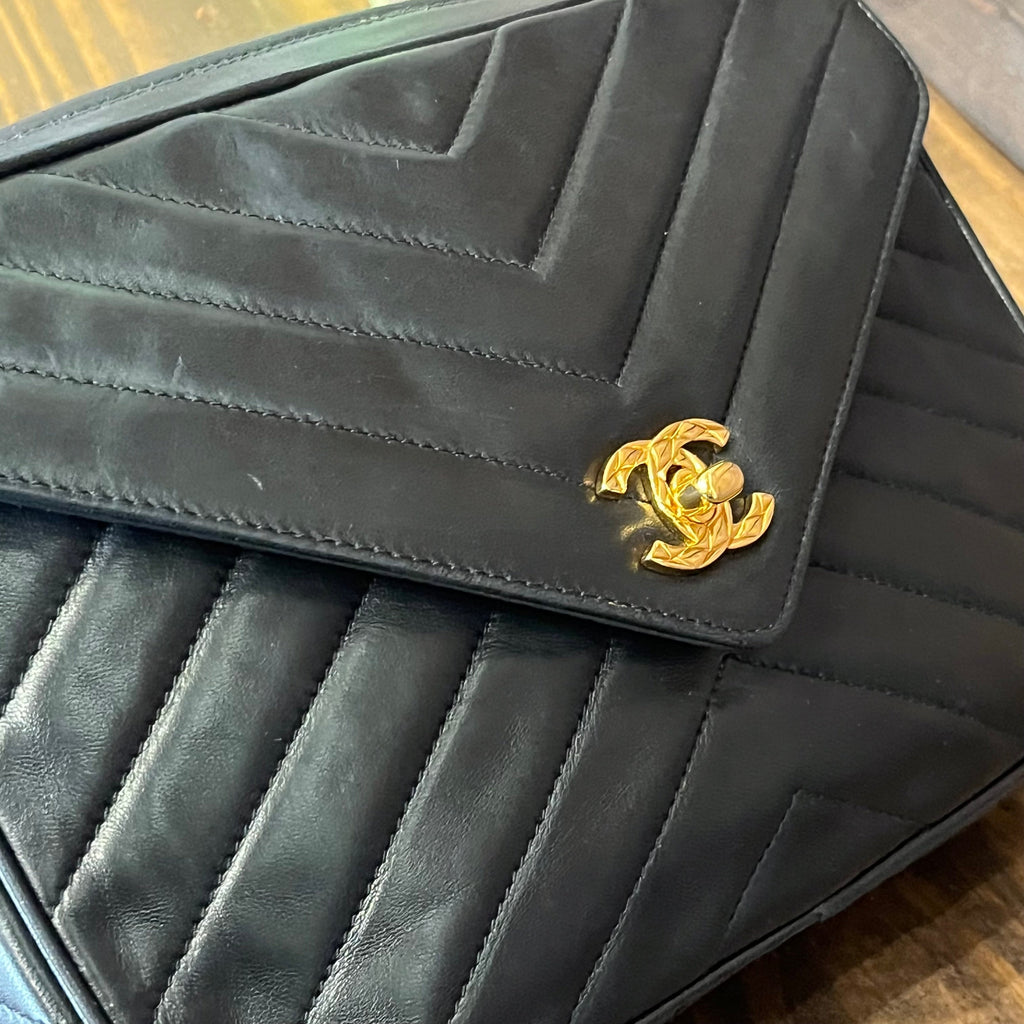 CHANEL Vintage Chevron Lambskin Shoulder Bag