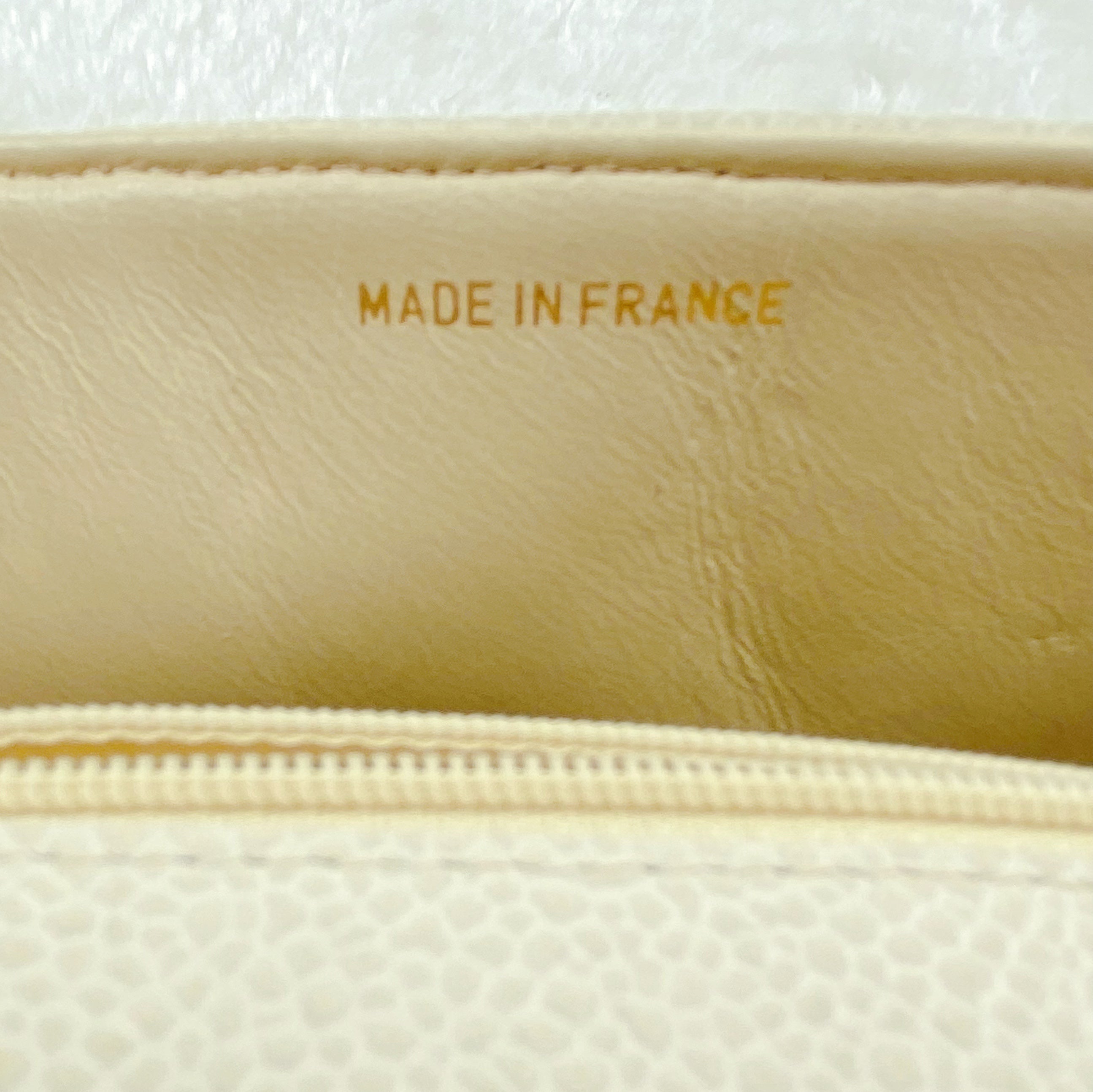 Chanel Cream Vintage Caviar Leather V Stitch Shoulder Bag