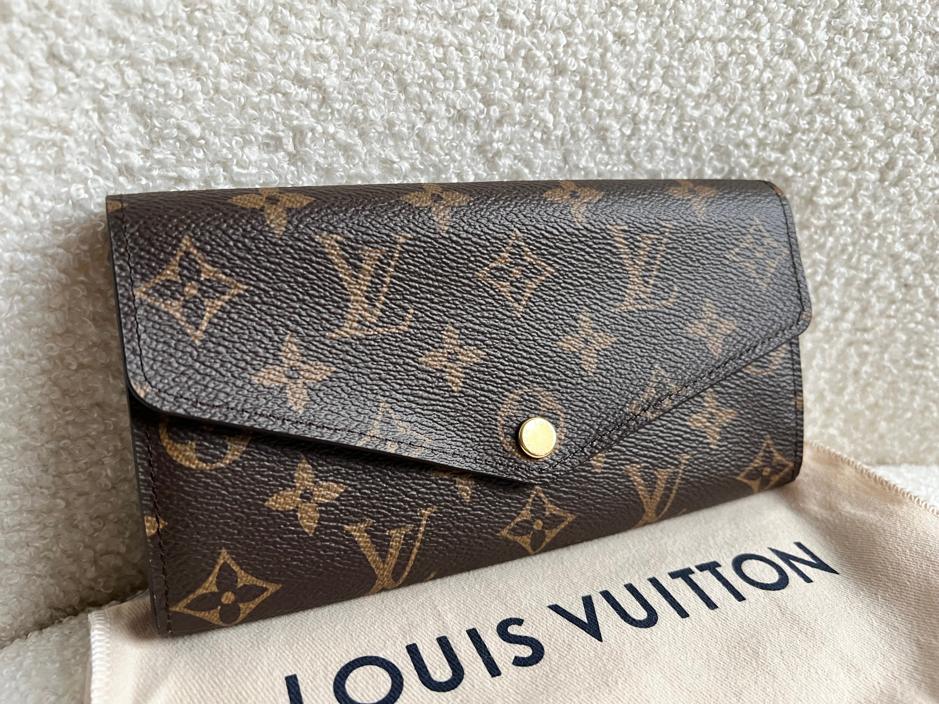 Louis Vuitton Sarah Wallet in Monogram and Fuchsia  (RRP £490)