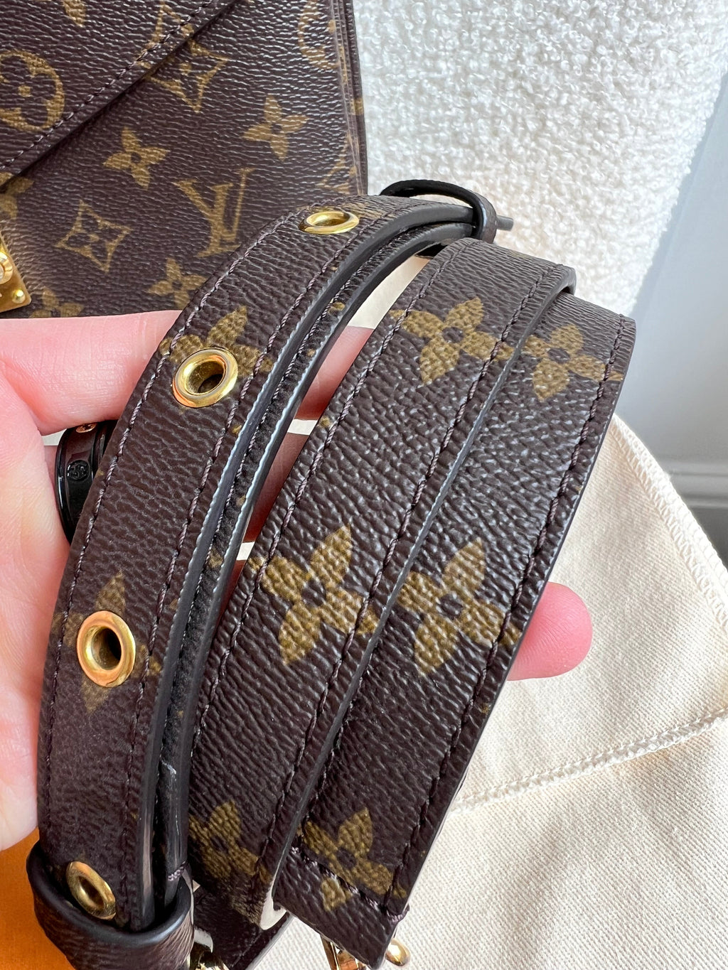 Louis Vuitton Pochette Metis Monogram (RRP £1,970)