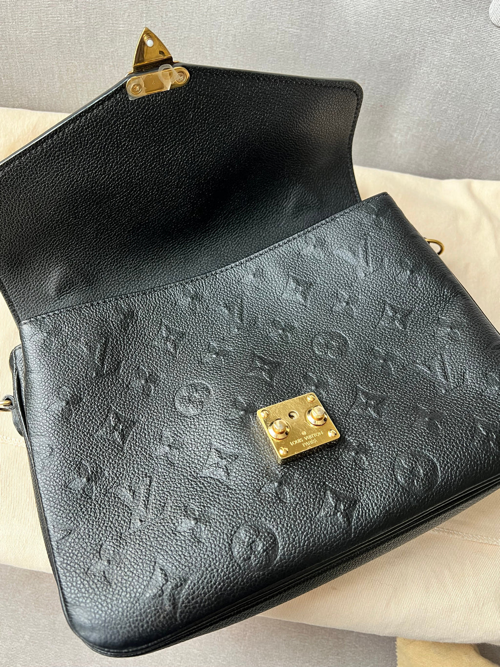 Louis Vuitton Pochette Metis Black Empreinte (RRP £2,110)