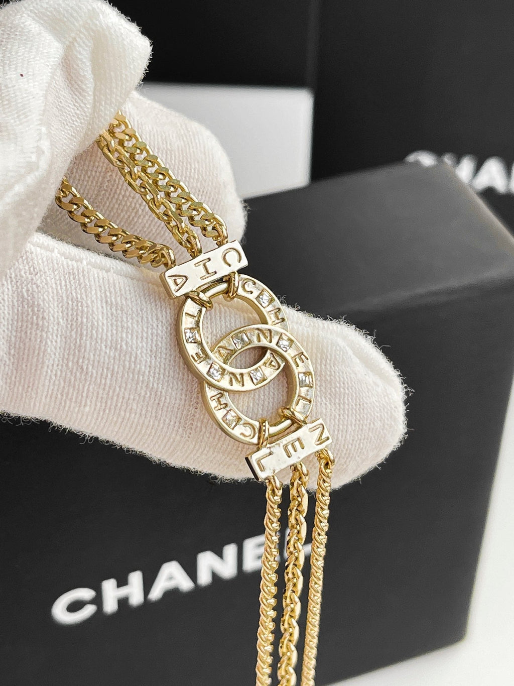 EN - Lux Necklace CHL010