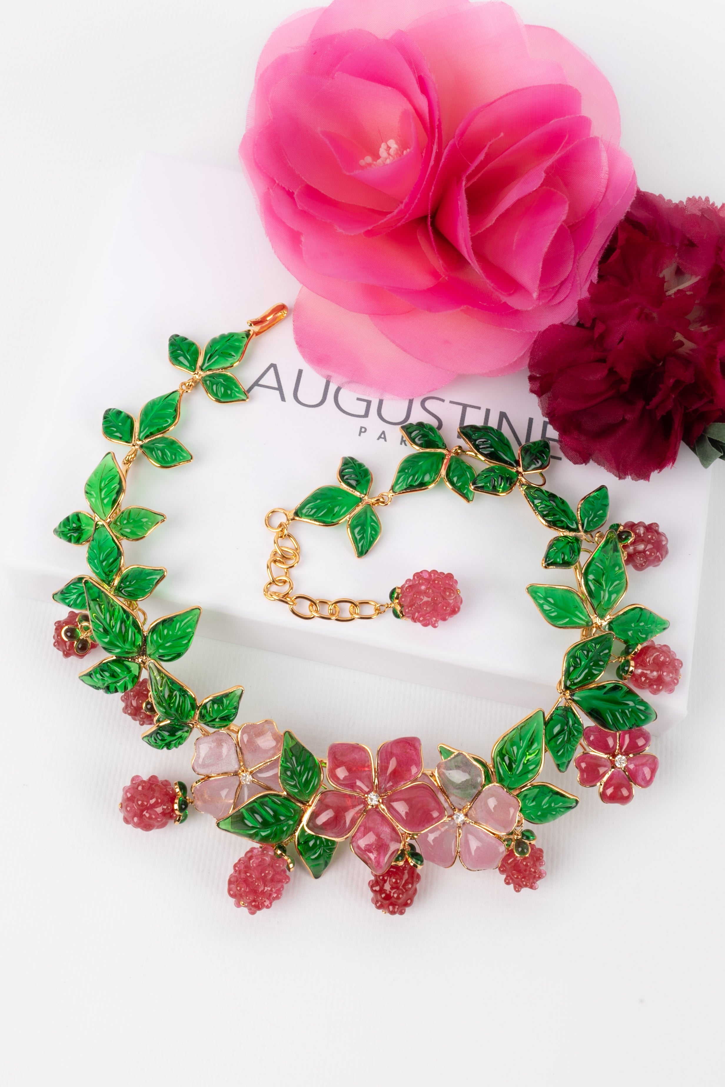 Collier Augustine