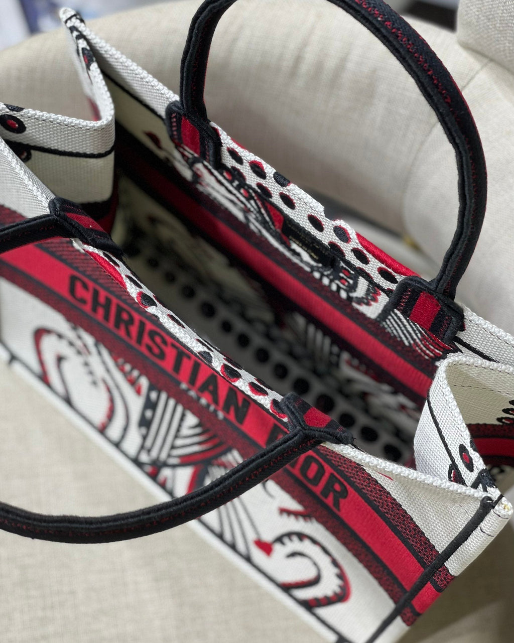 GLAMI MeGLAMIum Book Tote Latte Multicolor Cupidon Embroidery, Red/White, For Women WomenÃ¢â‚¬â„¢s Handbags, 41cm CD M1296ZTQG_M941