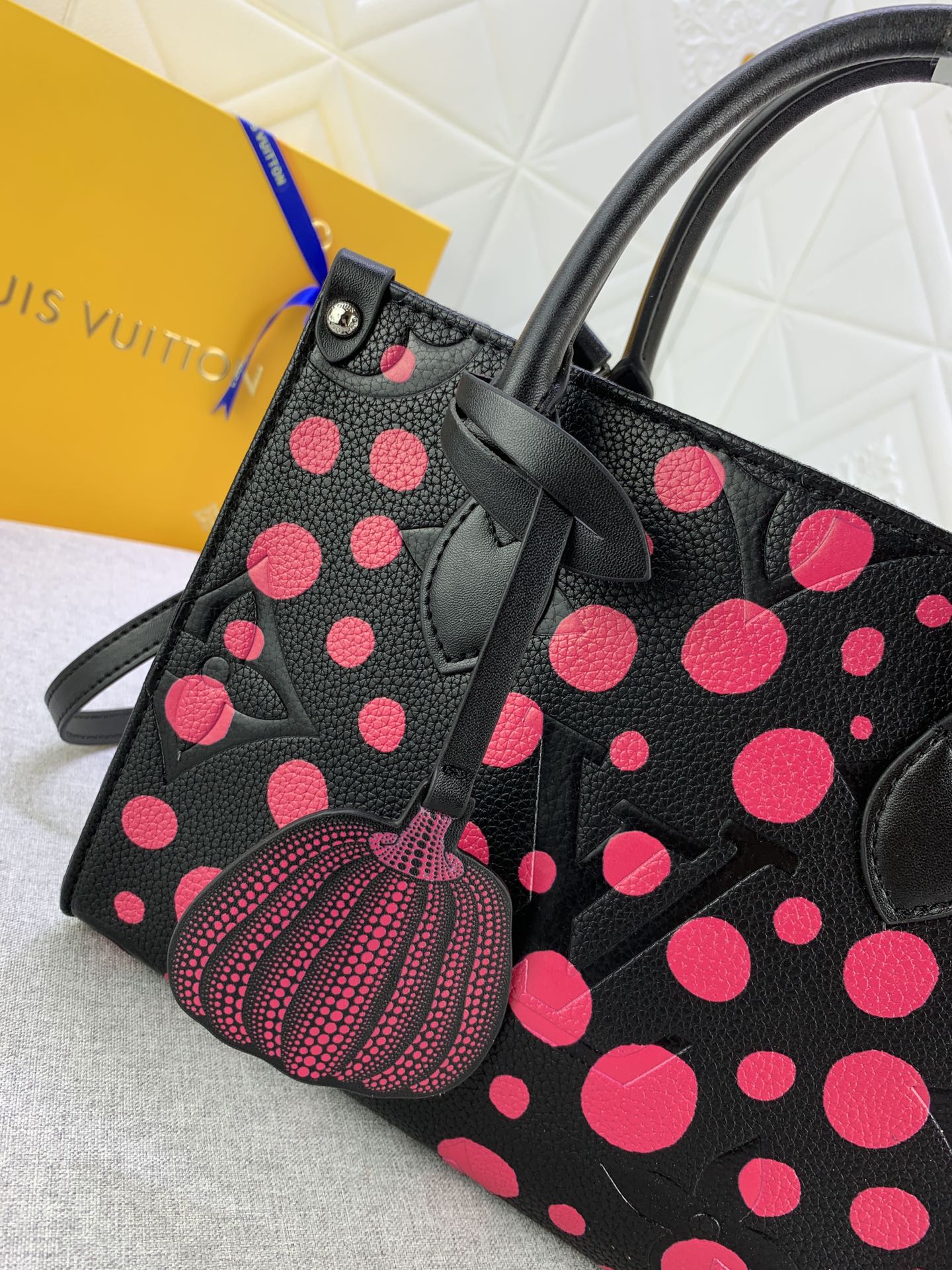 EN - New Bag LUV 637