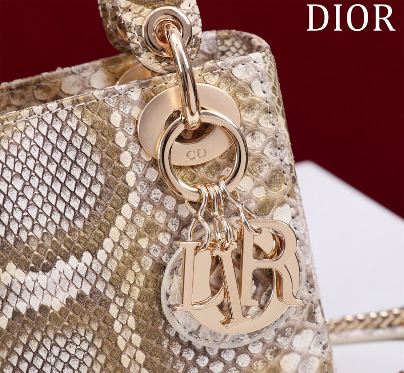 ELE - Dir Bags - 101