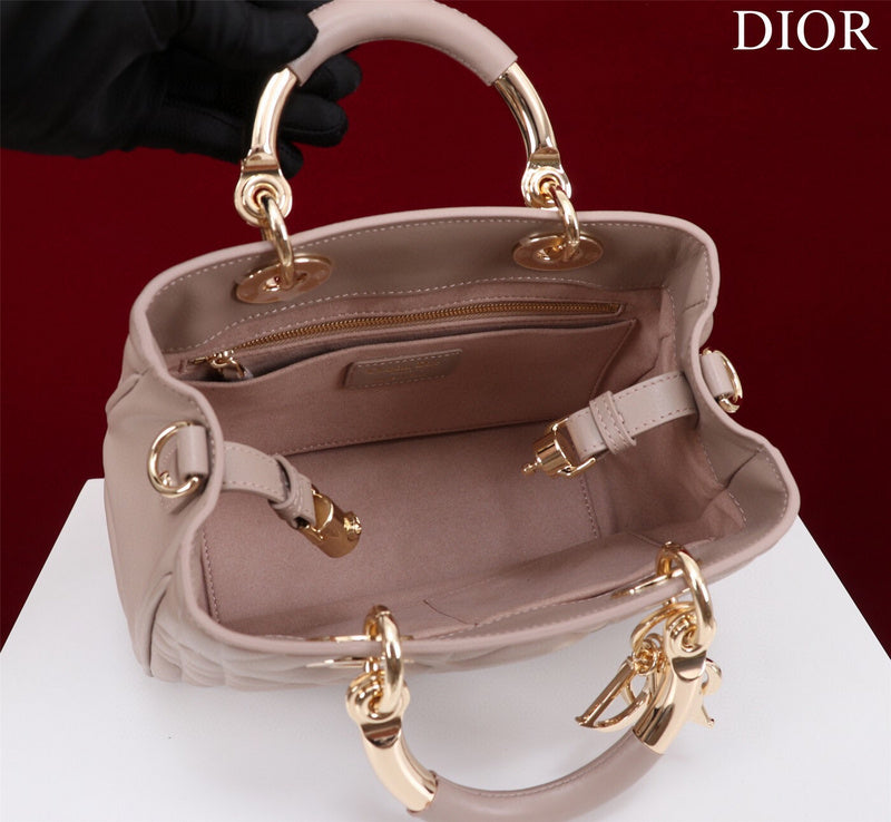 ELE - Dir Bags - 1216